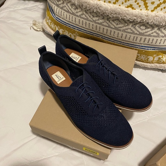 Ellen Degeneres navy Oxford shoes - Picture 4 of 10